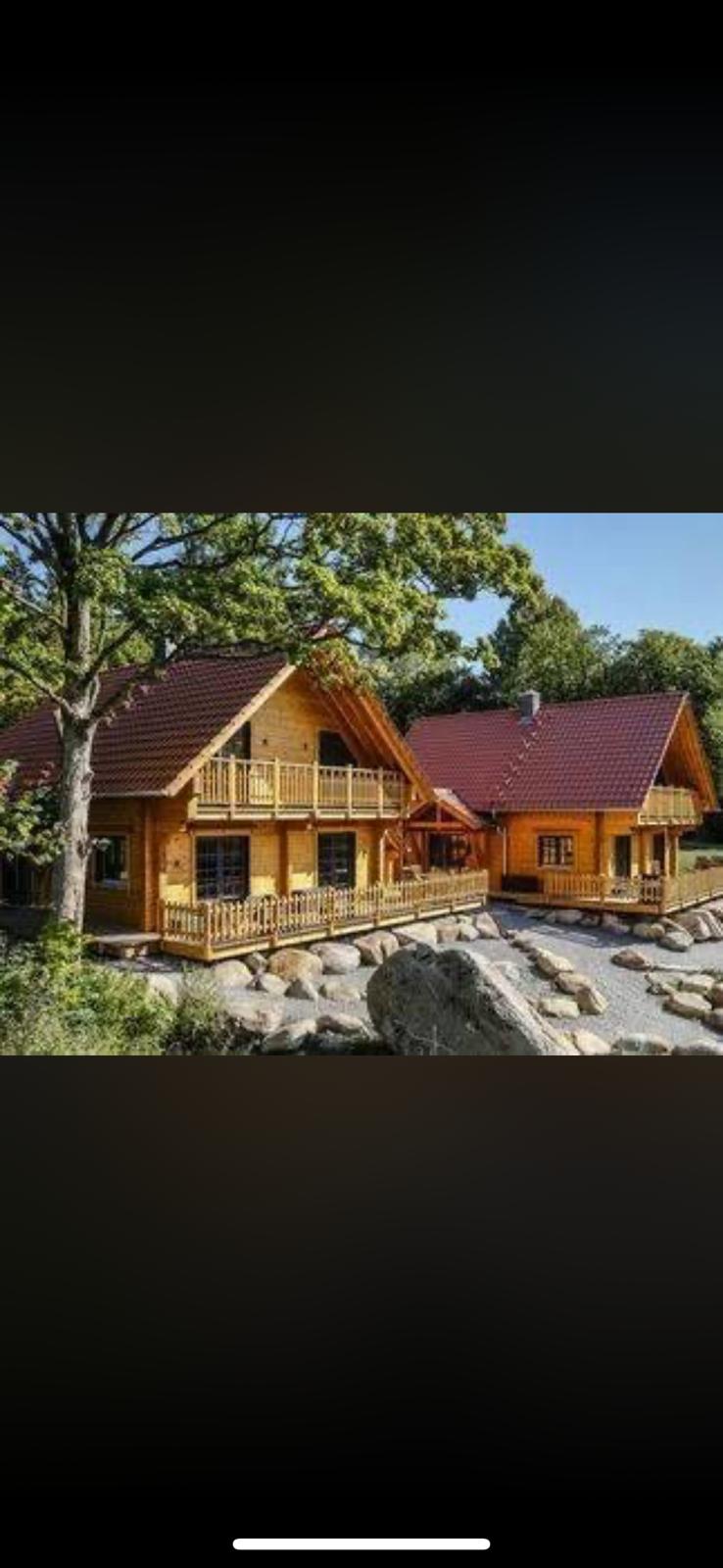 Casa de madera en entorno natural